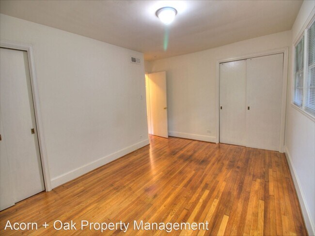 Building Photo - 3 br, 2 bath House - 107 W. Woodridge Dr.