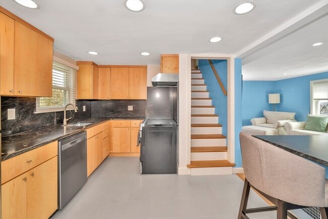 Building Photo - 38 Grassmere Rd