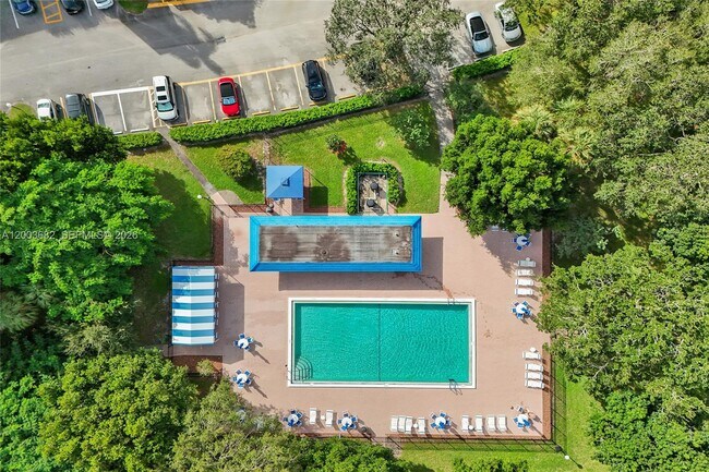 Building Photo - 3001 Portofino Isle