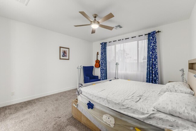 Building Photo - 6759 N 128th Dr