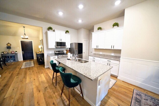 Building Photo - Upgraded Single-Story Home in the Desirable Vista Ridge Subdivision - Realtor Commission: $600