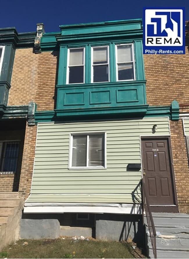 Building Photo - 3-bed Philly home with hardwood floors, an...