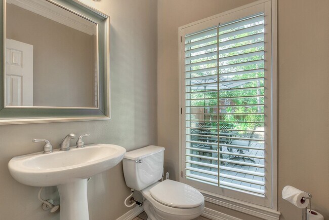 Building Photo - 10819 Lake Windcrest Blvd