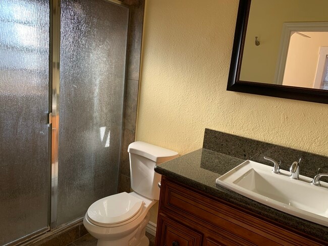bathroom - 553 Lincoln Ave