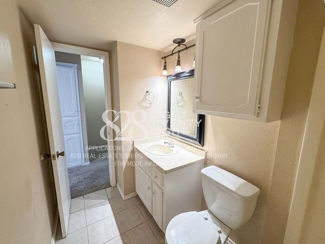 Building Photo - 2 Bed/1.5 Bath Townhome Located in East Norman *AVAILABLE NOW!*