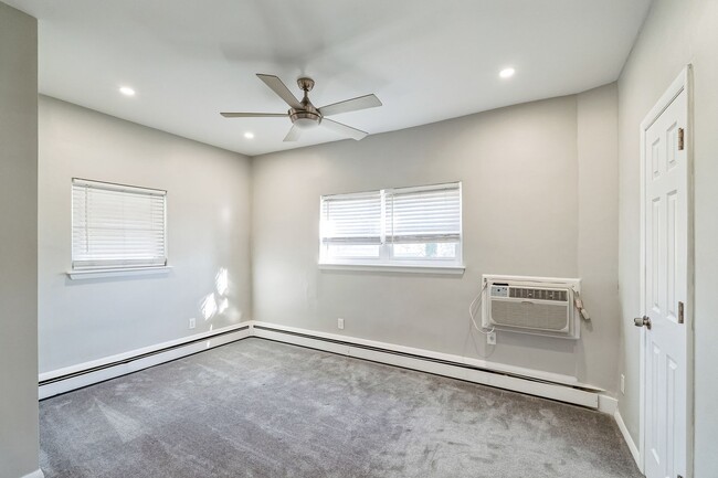 Building Photo - Recently Renovated 1 Bed, 1 Bath Gem in Wi...