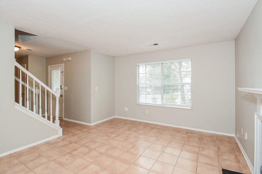 Building Photo - 1630 Carrie Spring