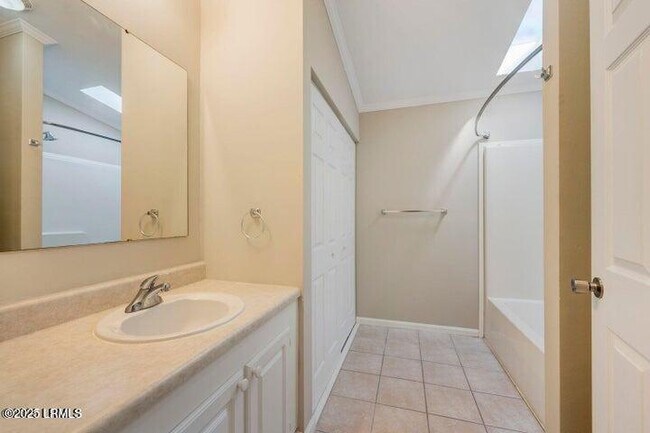Building Photo - 1 Wateree Ct