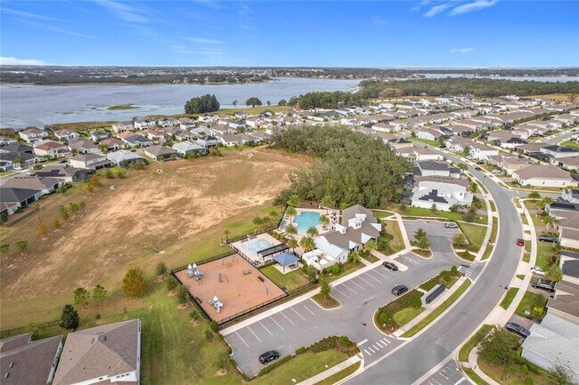 Building Photo - 3276 Windbeam Ct