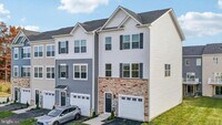 Building Photo - 172 Munsee Cir