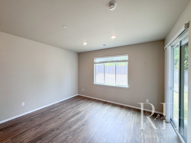 Building Photo - 1502 Baker Hts Lp