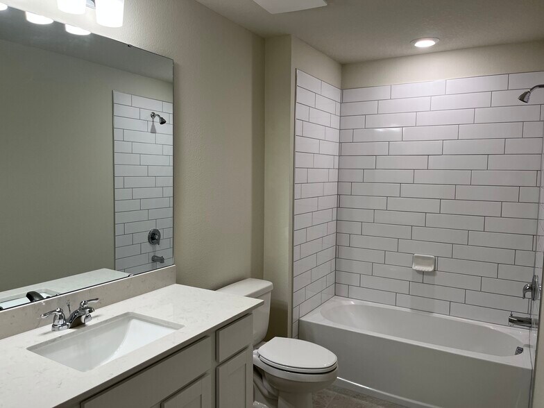 Building Photo - 3175 Emerald Acres Ln