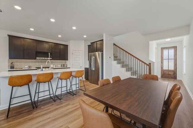 Building Photo - 2017 Ridge Runner Dr