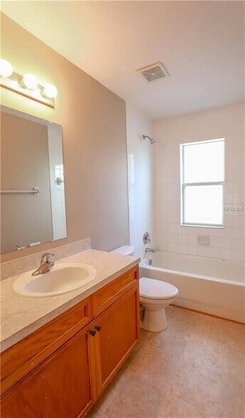 Building Photo - 835 McFall Ave