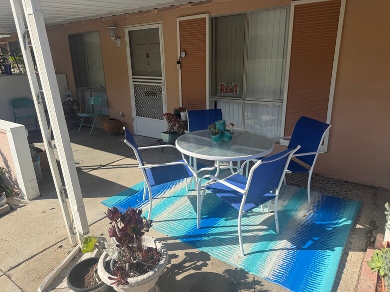 Building Photo - 19156 Avenue of the Oaks