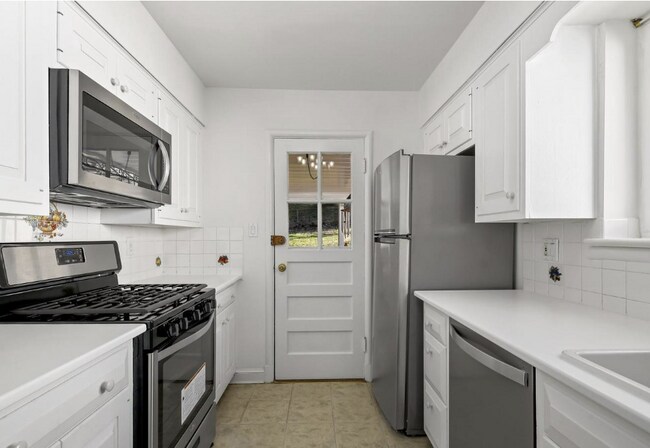 Building Photo - 5612 Massachusetts Ave