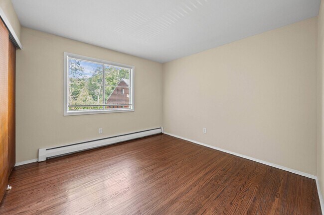 Building Photo - 146 Woodhill Dr