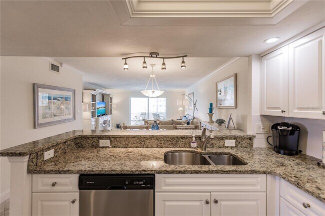 Building Photo - 1055 W Peppertree Dr