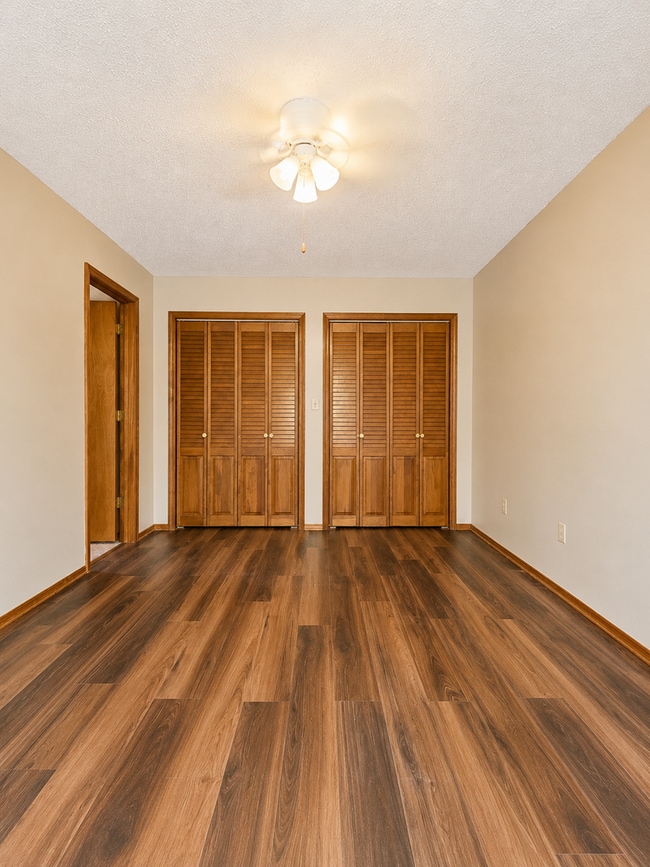 Building Photo - 510 E Elm St
