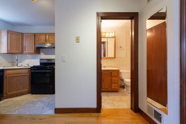 Building Photo - 315 S Ashland Ave