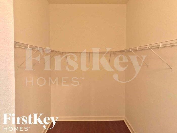 Building Photo - 457 SE 37th Pl
