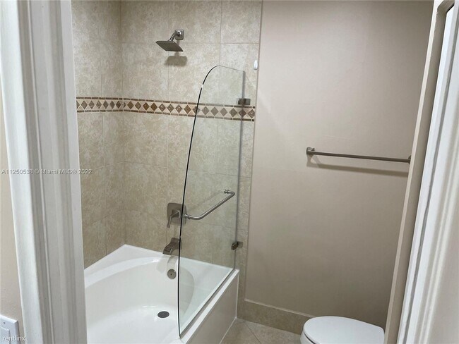 Building Photo - 3 br, 3 bath House - 5762 Fox Hollow Dr Apt C