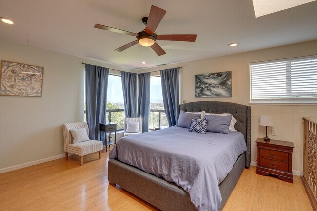 Building Photo - 420 Phoenix Cir