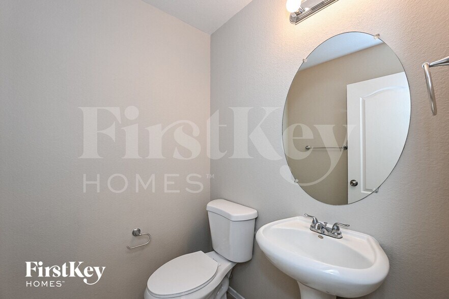 Building Photo - 530 Swiss Cottage Ave