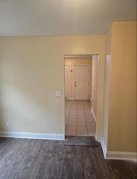 Building Photo - 7 Jones St