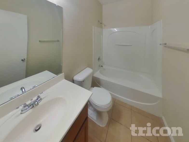 Building Photo - 7310 W St Charles Ave