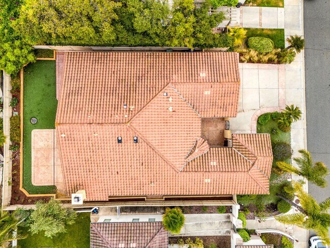 Building Photo - Beautiful & Spacious Single Level Eastlake...
