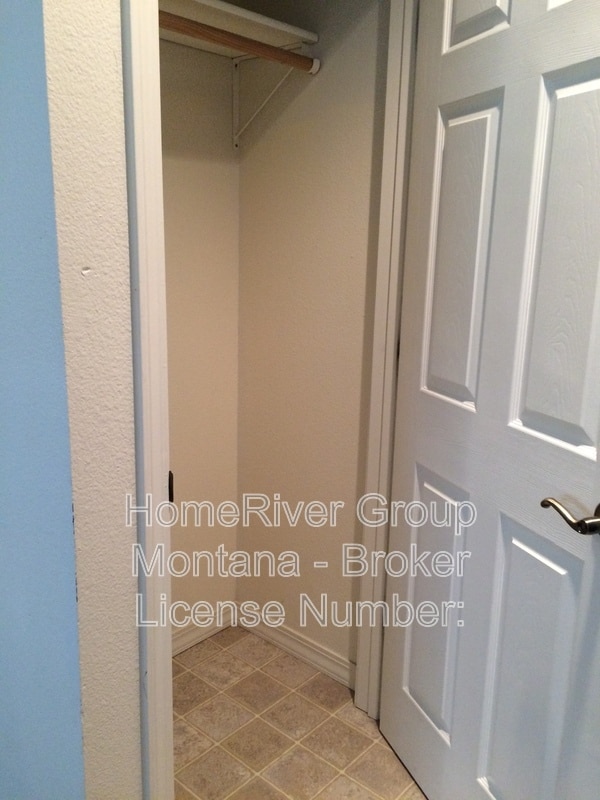 Building Photo - 2209 S 12th St W