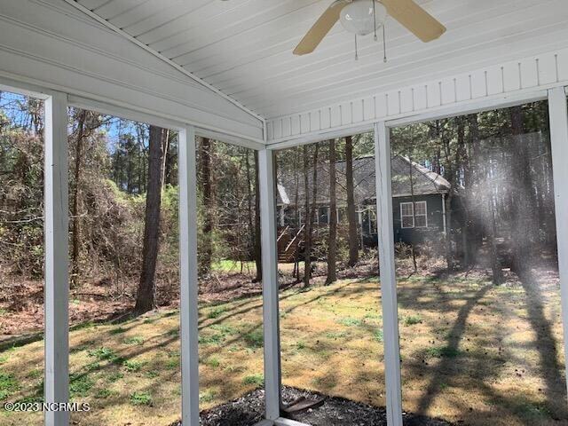 Building Photo - 862 Blue Bird Dr