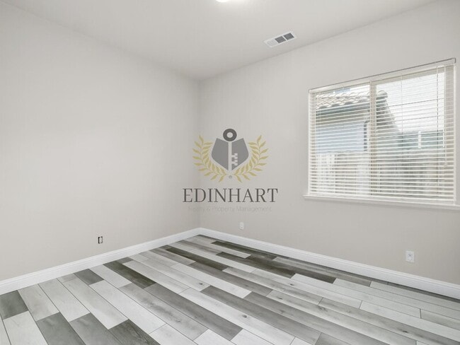 Building Photo - 1026 E Carnoustie Ave