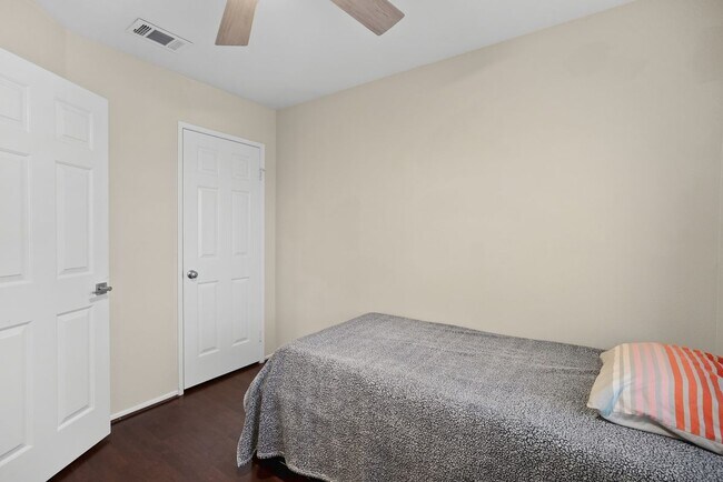 Building Photo - 39908 Millbrook Way