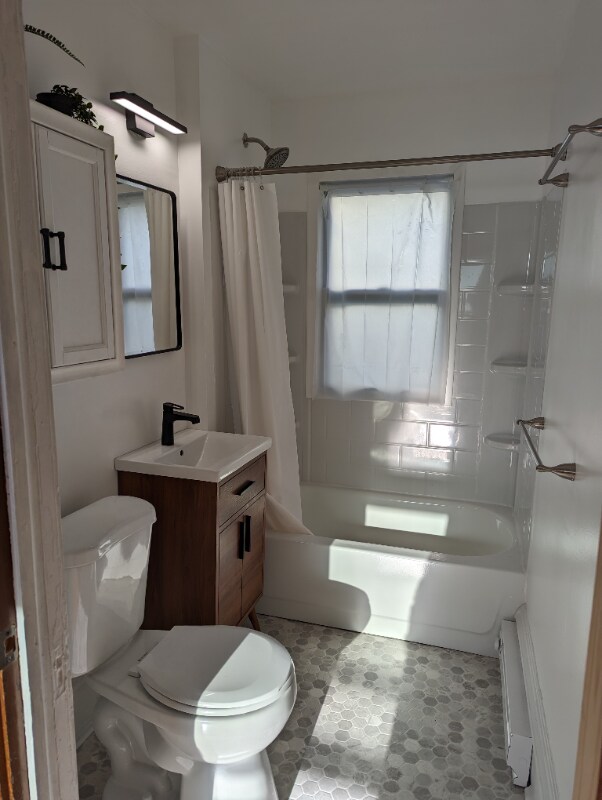 Building Photo - 1021 23rd Ave NE