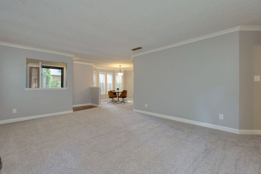 Building Photo - 1003 Country Park Dr