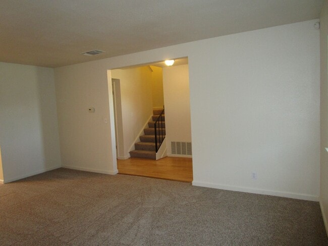 Building Photo - 833 Scoter Way