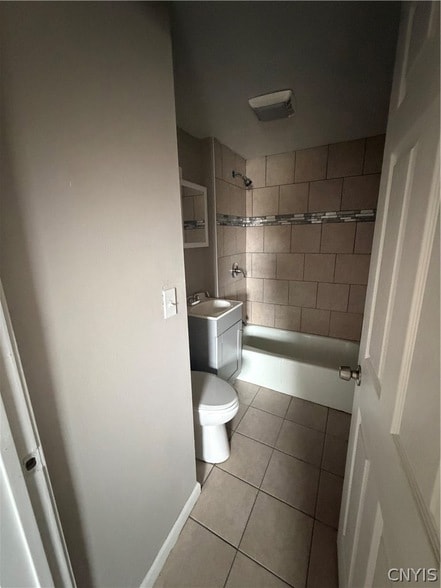 Building Photo - 214 Rowland St