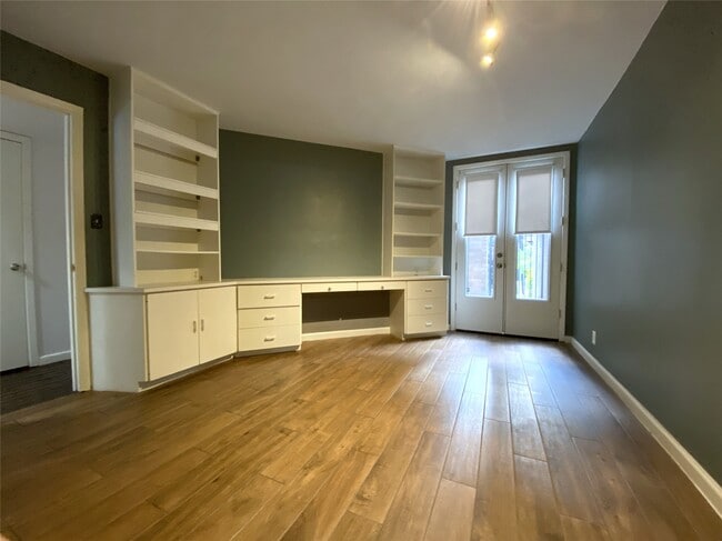 Building Photo - 5003 Yoakum Blvd