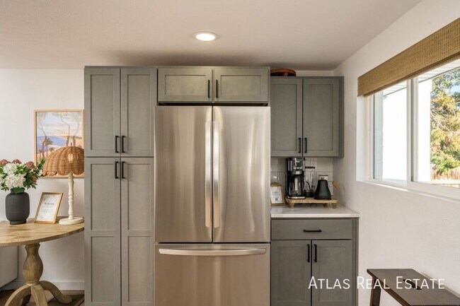 Building Photo - 5210 Quay St