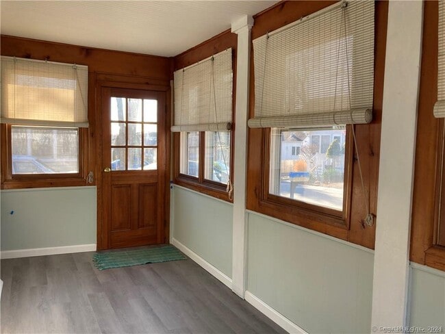 Building Photo - 31 Daggett St