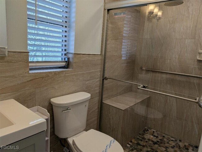 Building Photo - 256 SE 46th Ter