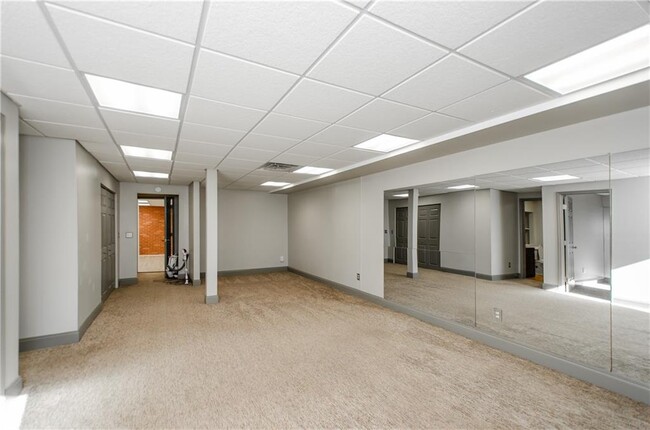 Building Photo - 150 Karina Pl