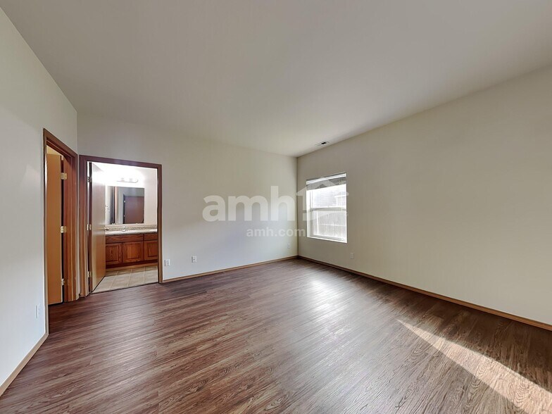 Building Photo - 11102 179th Ave Ct E