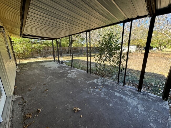 Building Photo - 1001 Ronstan Dr