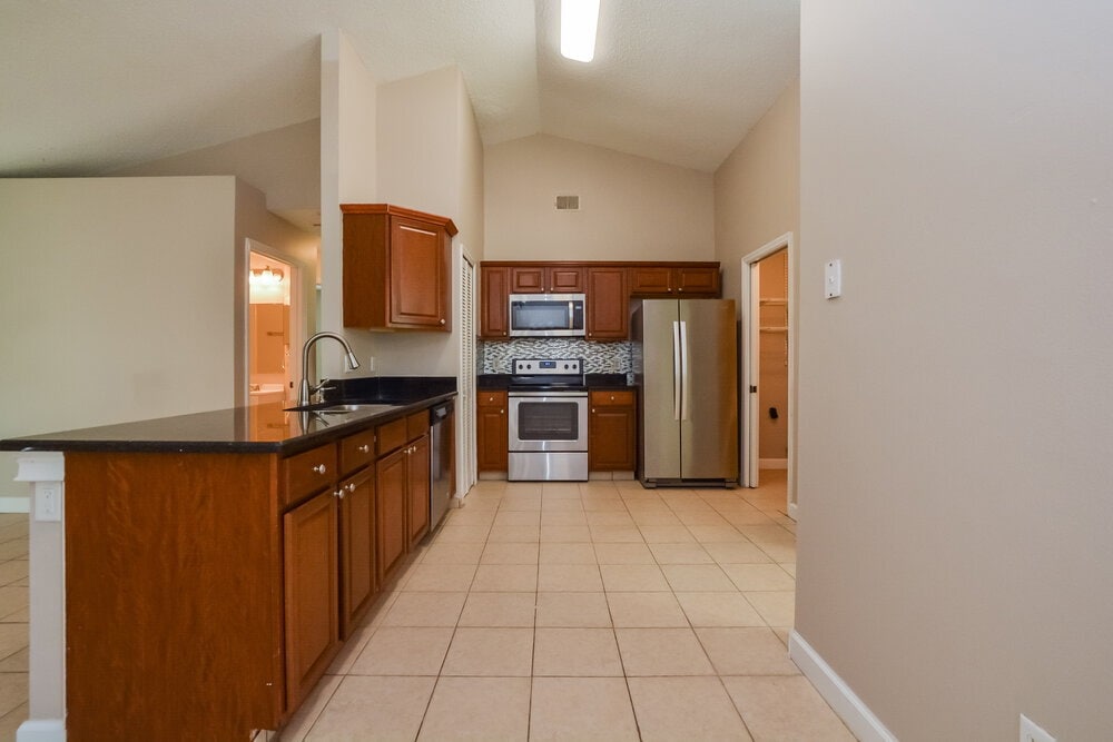 Building Photo - 1306 Silverthorn Dr