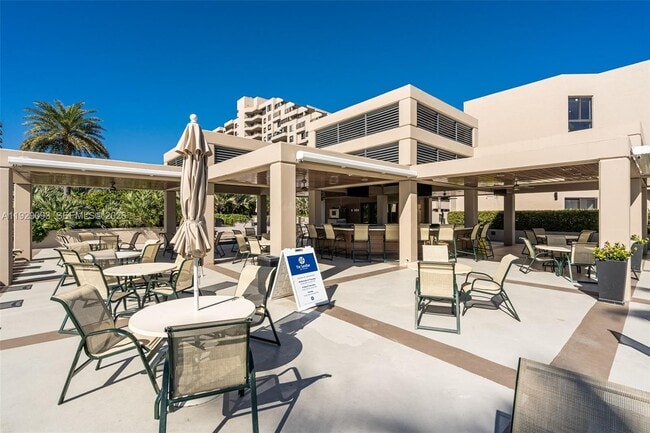 Building Photo - 121 Crandon Blvd