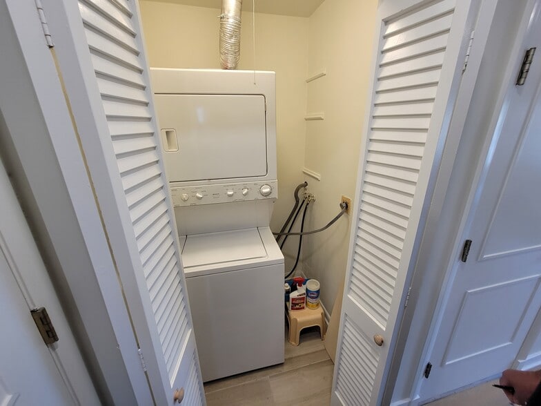 In unit laundry - 5707 N Central Ave