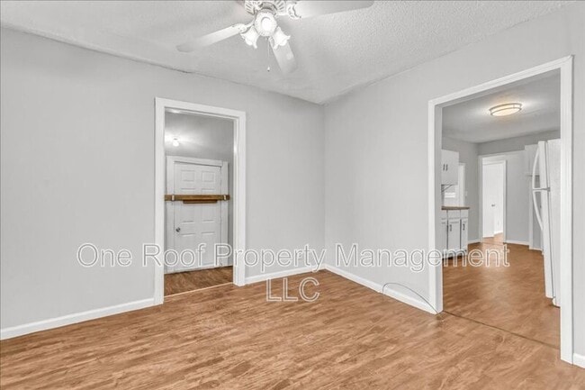 Building Photo - 2130 E 83rd St